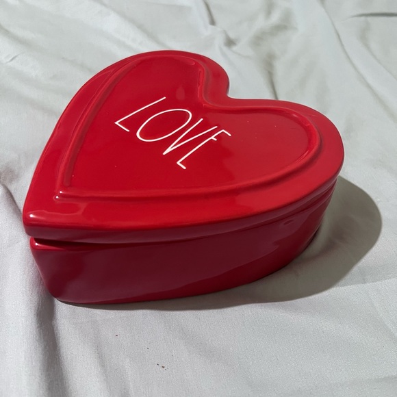 Brand new and never used Rae Dunn Love trinket/jewelry holder - Picture 2 of 6